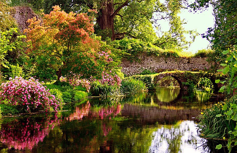 Bridge in Ninafa Gardens