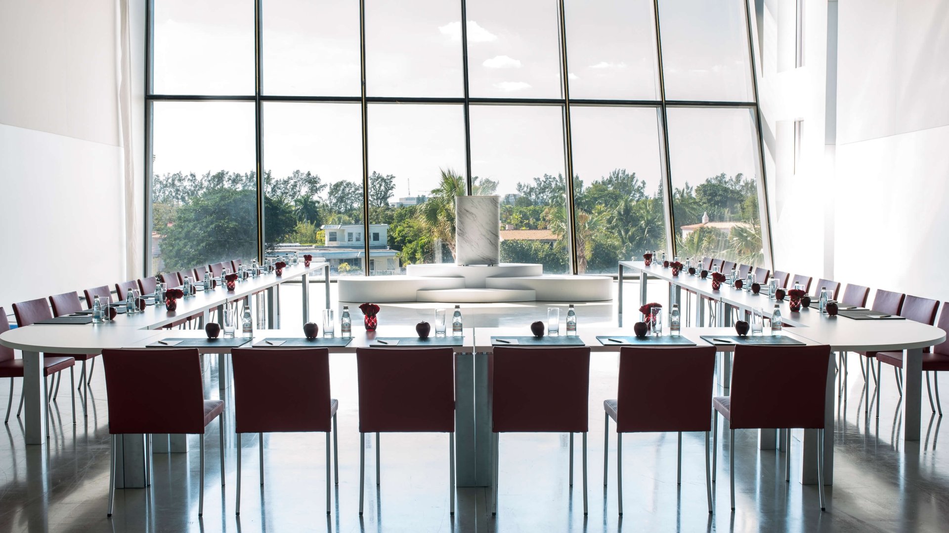 Meeting room in the Faena Forum with a  U-shape table set up 