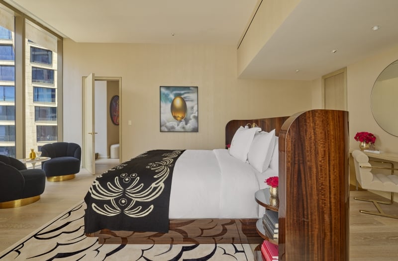 Hudson Signature One Bedroom Suite Bed Chair by Nikolas Koenig