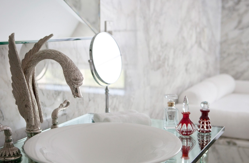 basin sink with swan faucet in tower suite