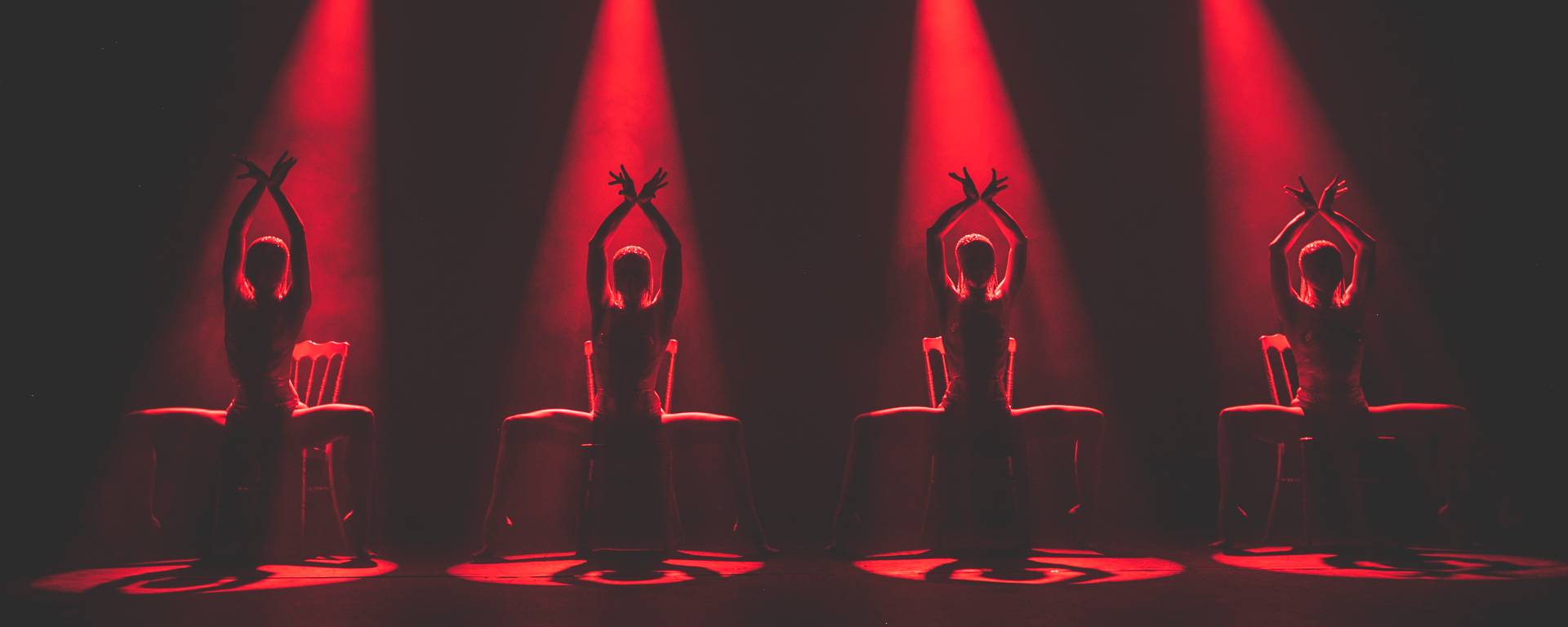 Burlesque on chairs