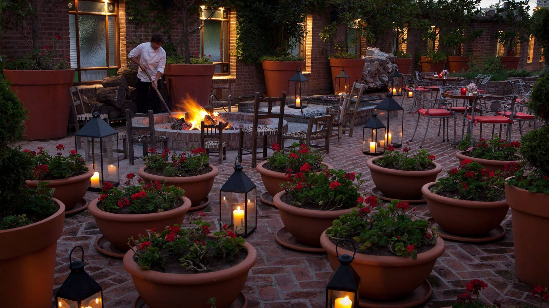 El Mercado outdoor patio