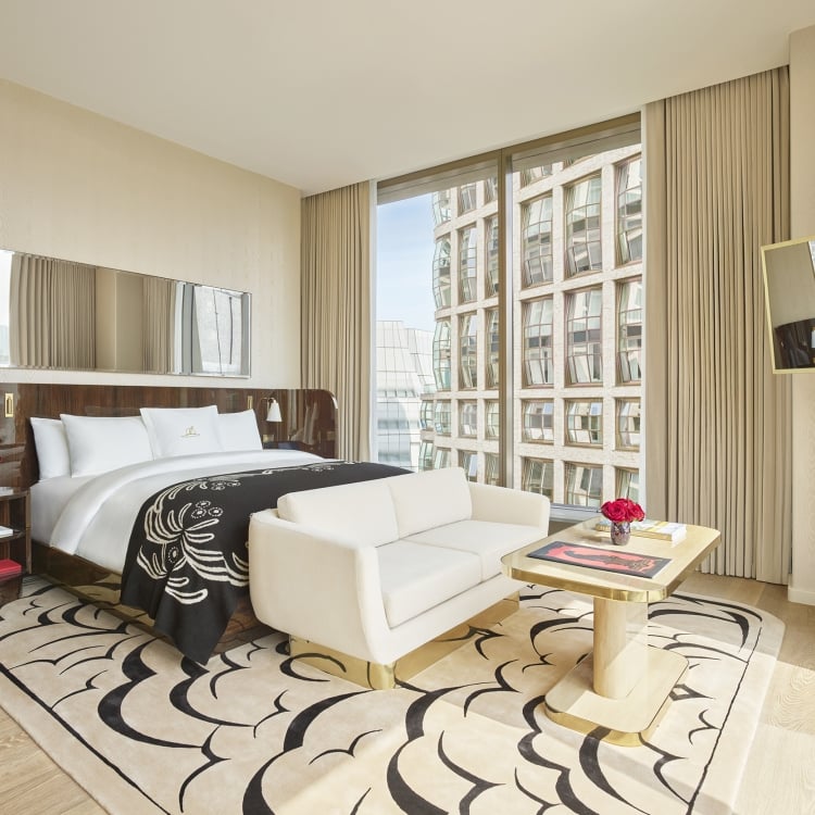 Signature Corner King Room