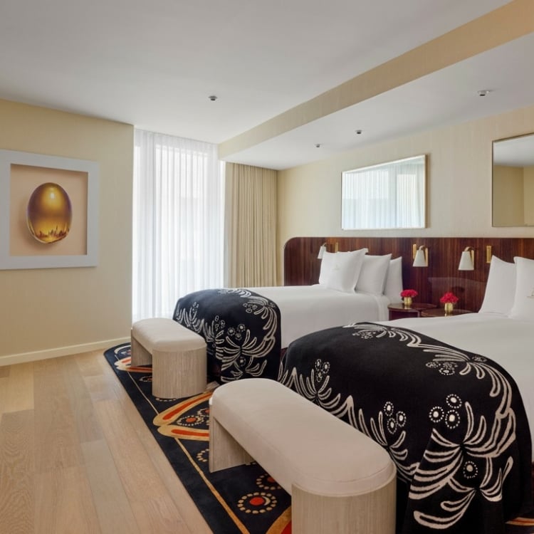 Signature Queen Queen Bedroom