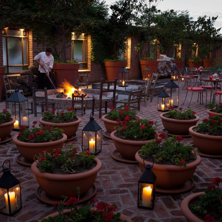 El Mercado outdoor patio