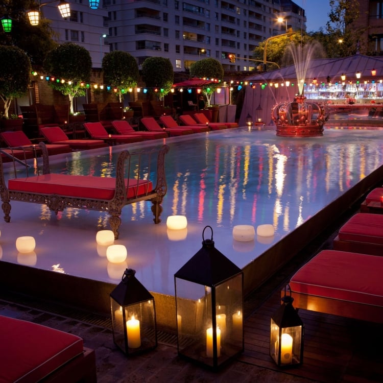 Poolbar at night