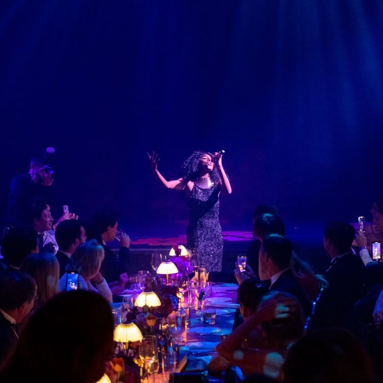 Alexa & Vince Afterparty with woman singing