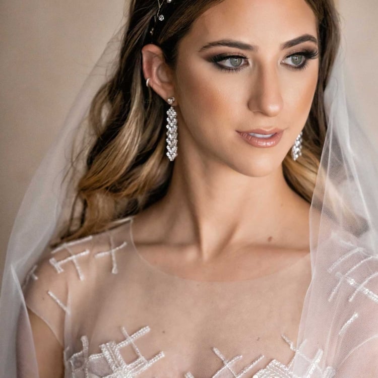 Close up of the bride Jaclyn
