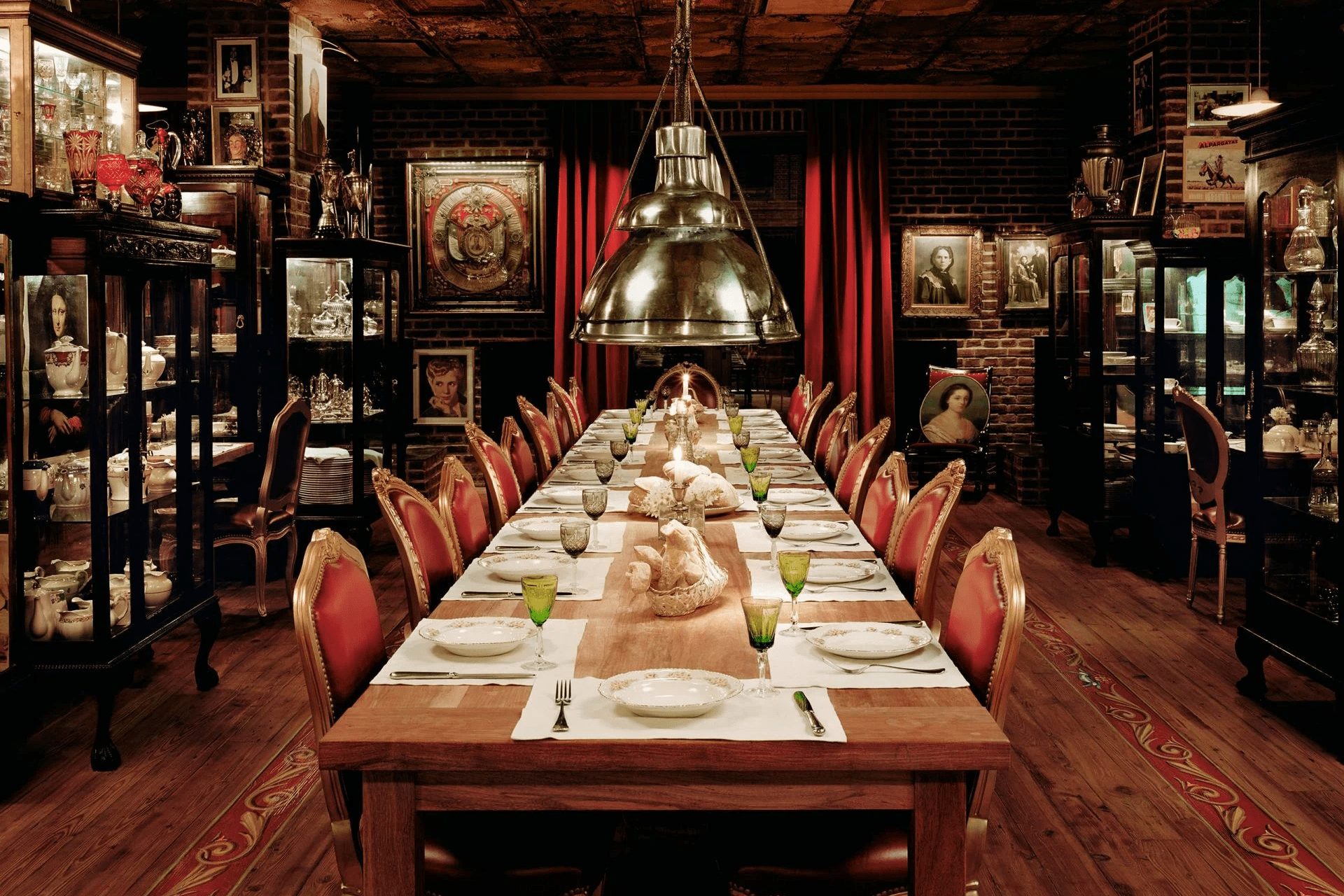 interior of restaurant el mercado