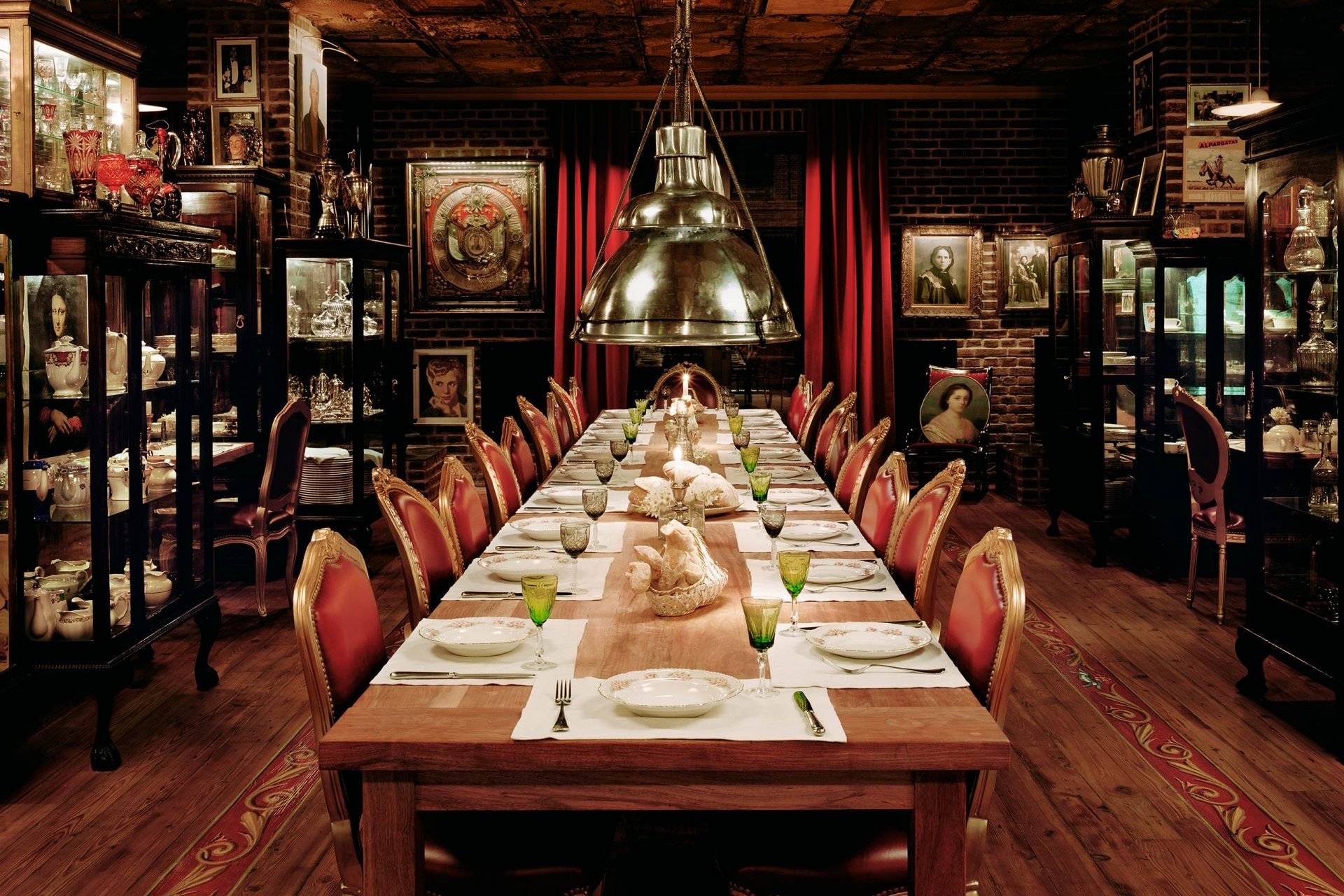 interior of restaurant el mercado