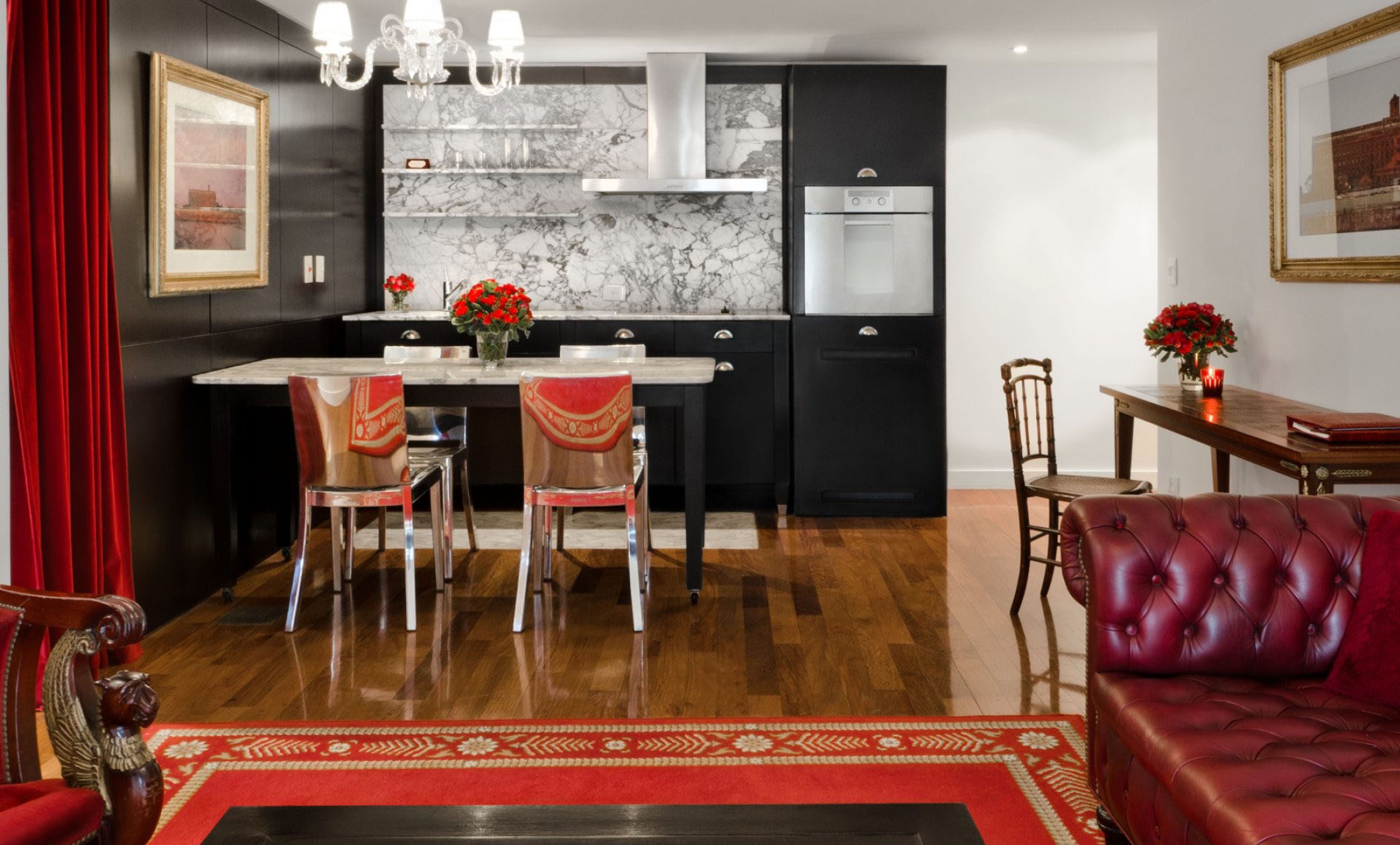 bar and dining area in hotel loft suite