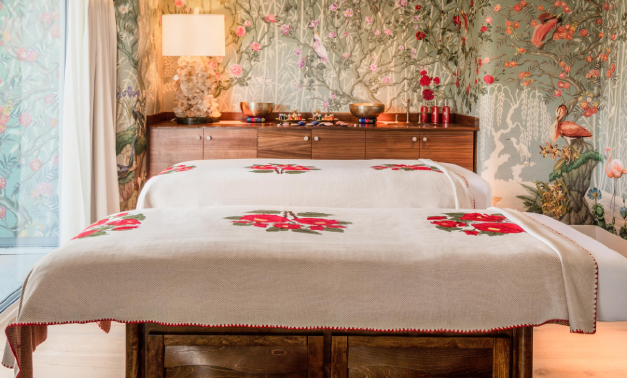 couples massage tables in spa