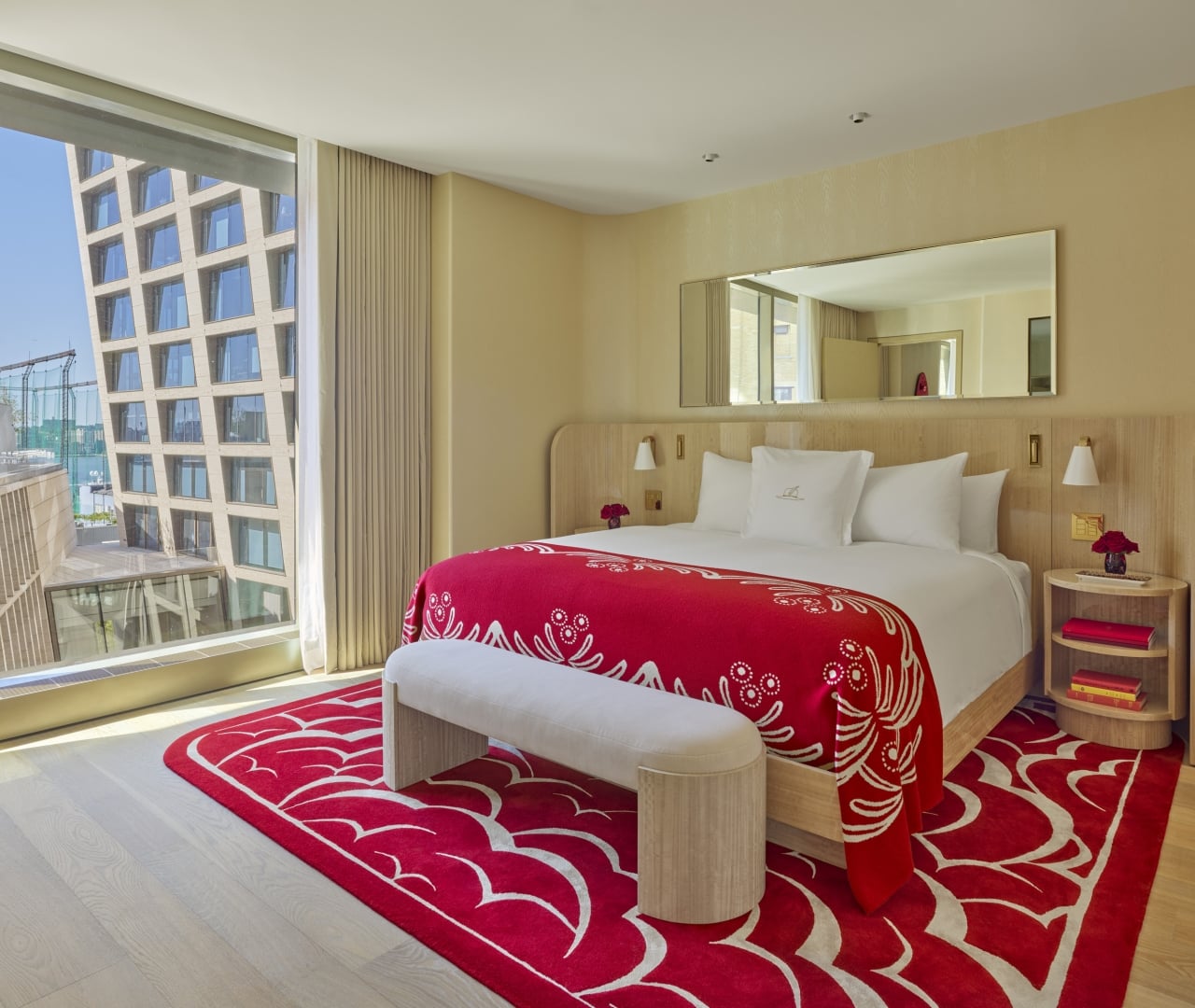 Deluxe One-Bedroom Suite Mobility Accessible, Roll-in Shower