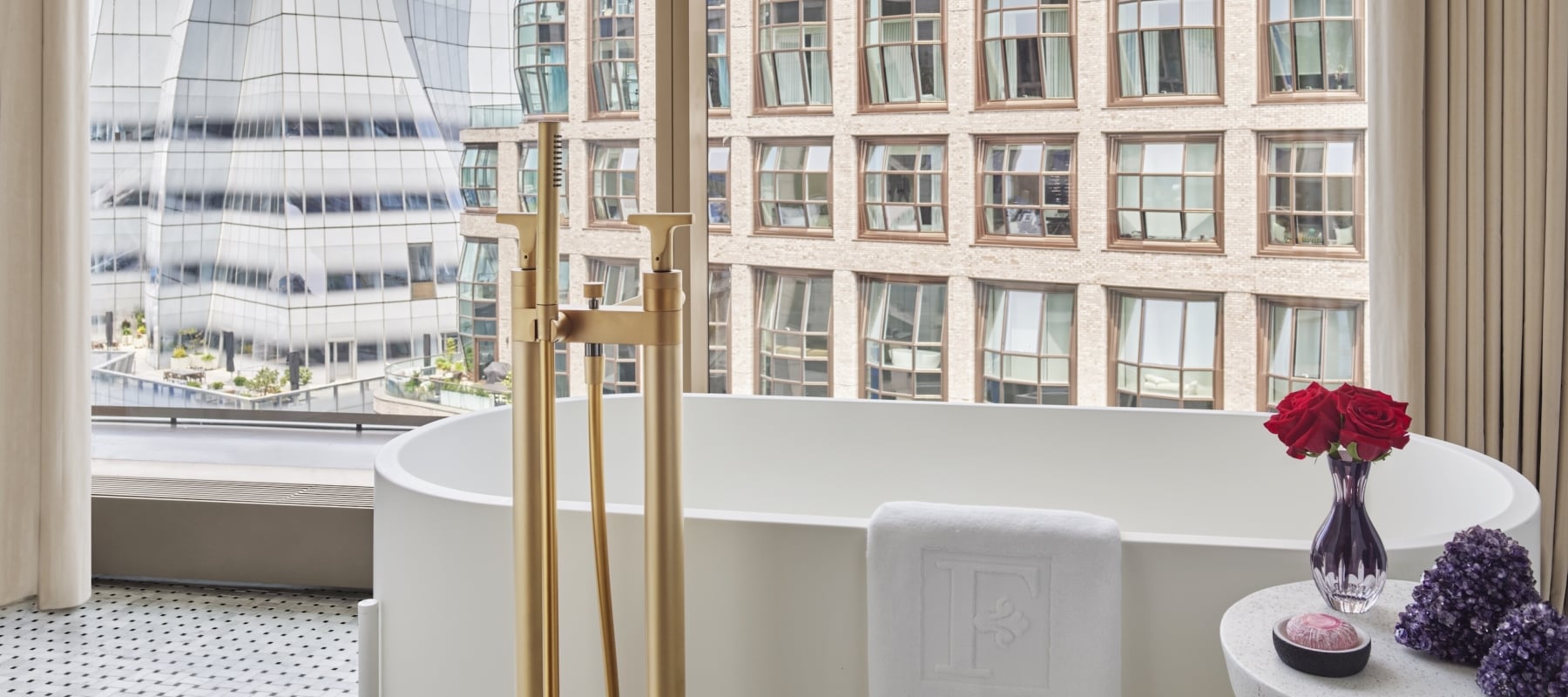 New York Bathroom Corner King