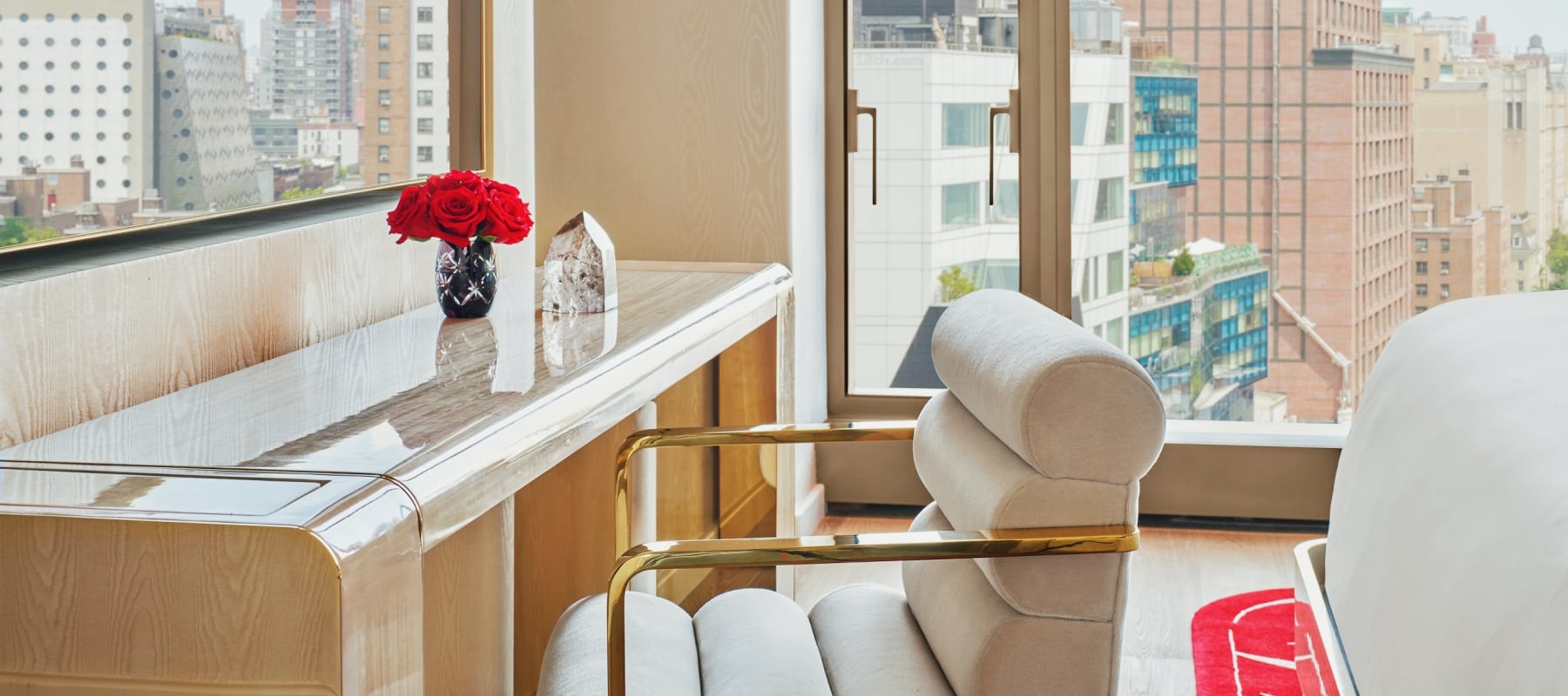 FAENA NEW YORK - High Line Park Junior Suite - Desk View