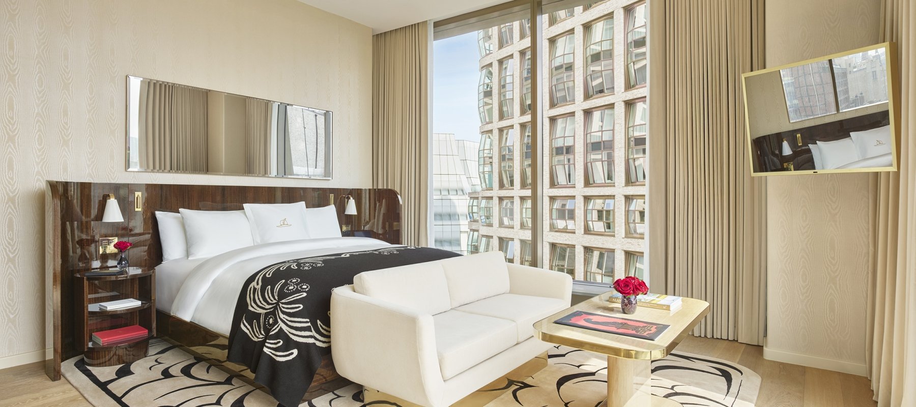 Signature Corner King Room