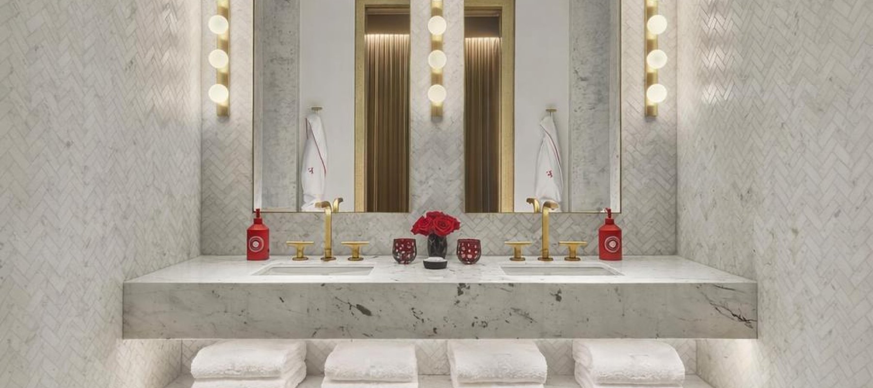 Classic One Bedroom Bathroom