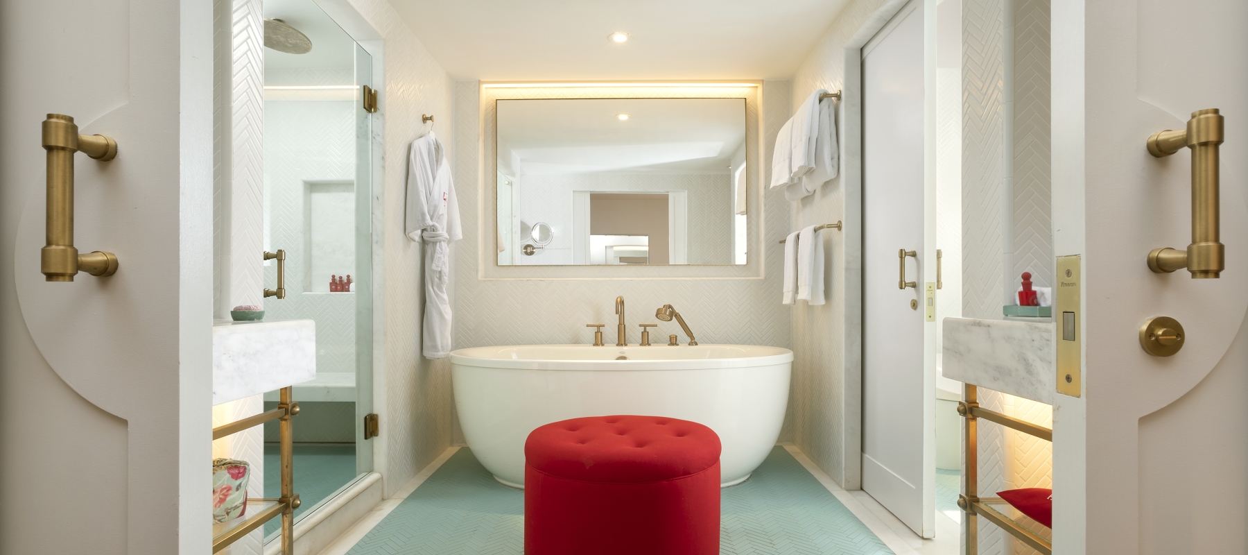 Bay View Queen Jr. Suite Bathroom