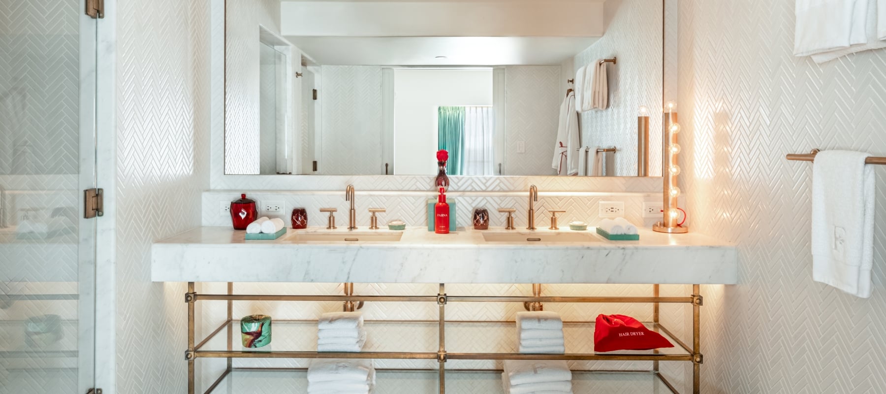 Premier Oceanfront Junior Suite Bathroom