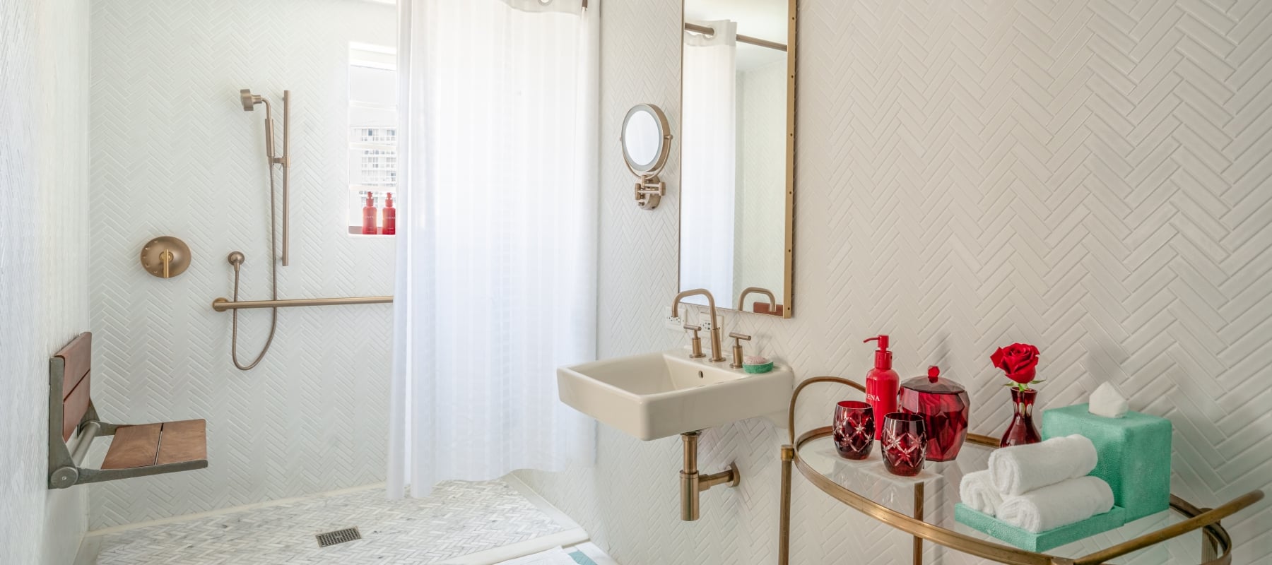 Mobility Bay View Room Bathroom