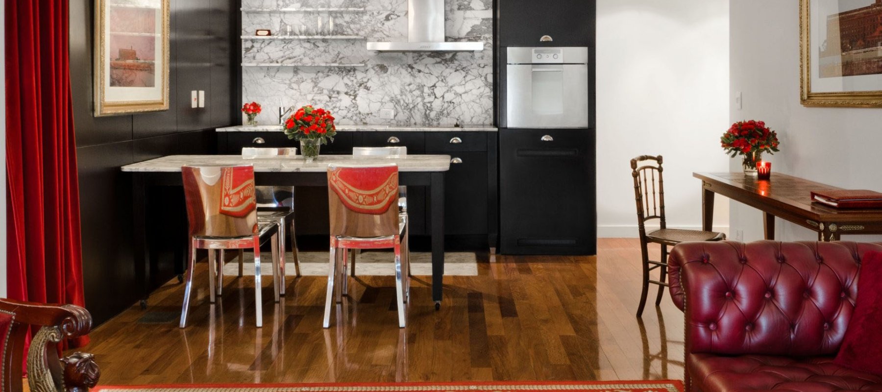 bar and dining area in hotel loft suite