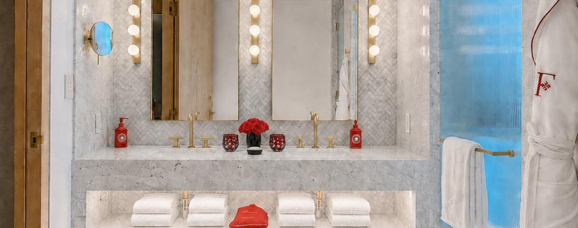 Signature Corner King Room