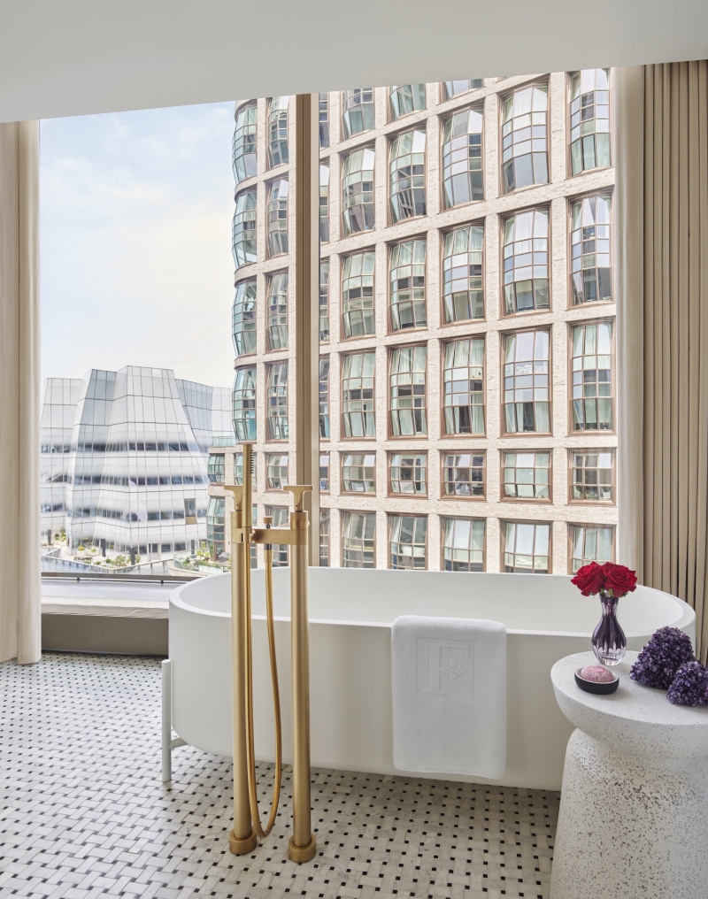 New York Bathroom Corner King