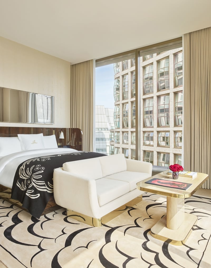 Signature Corner King Room