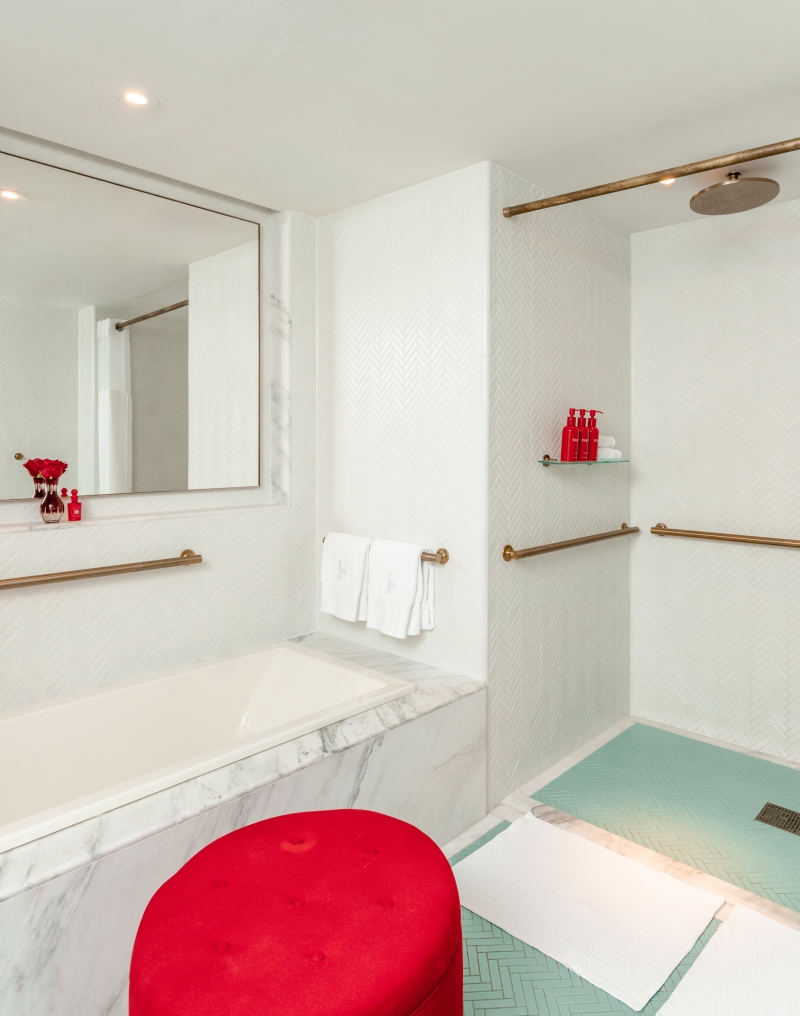 Mobility Jr. Suite Bathroom