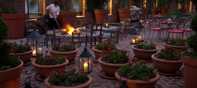 El Mercado outdoor patio