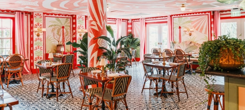 Campo interior dining room