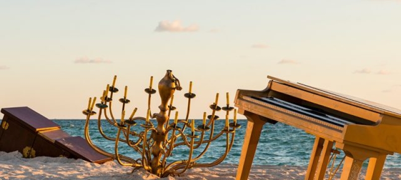 sinking taj mahal art installation on miami beach
