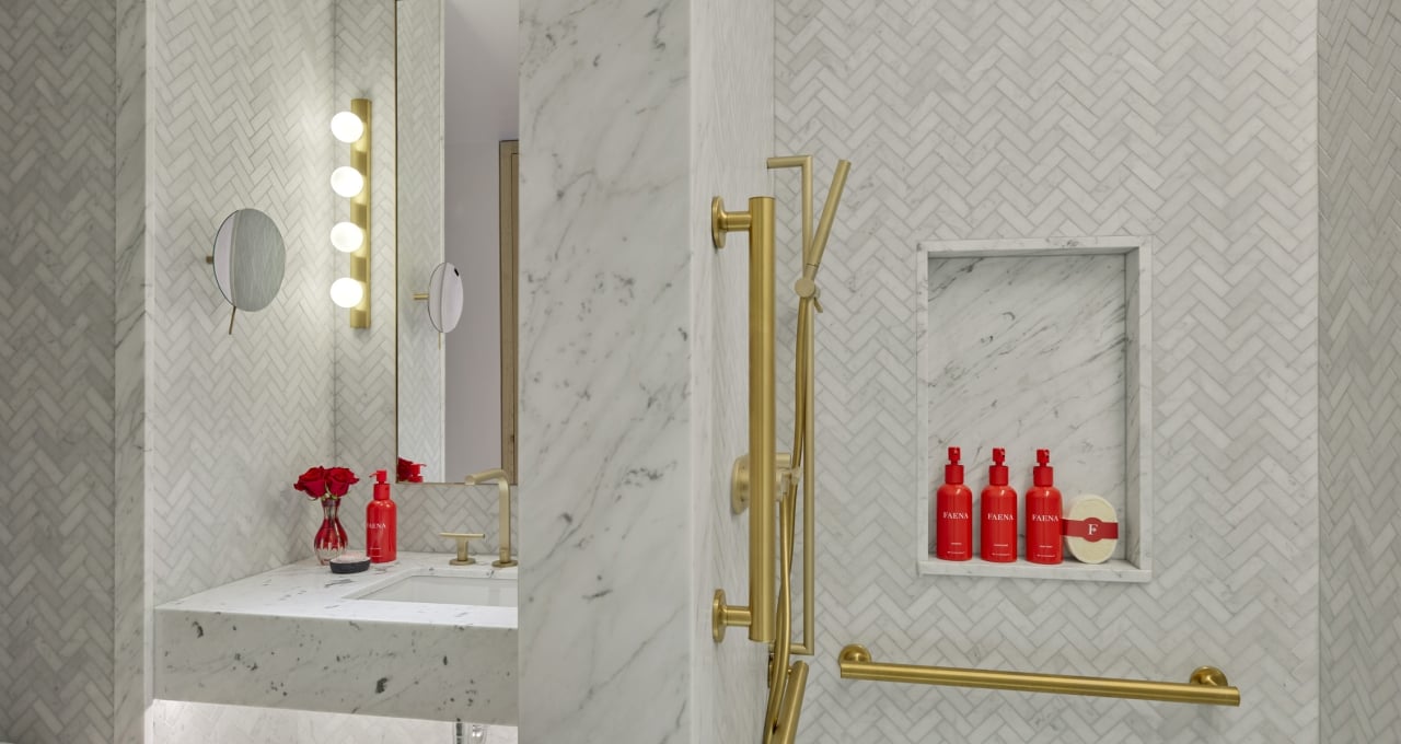 Classic Queen-Queen Room Mobility and Hearing Accessible, Roll-in Shower thumbnail 6